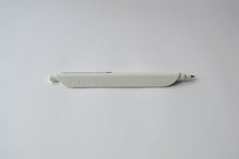 Load image into Gallery viewer, Clipen – 01 Snow White • Pen/Clip • Clipen