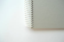 Carregar imagem no visualizador da galeria, Easy Breezy Notebook • Cinzento •  Mishmash