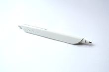 Carregar imagem no visualizador da galeria, Clipen – 01 Snow White • Caneta/Clip • Clipen
