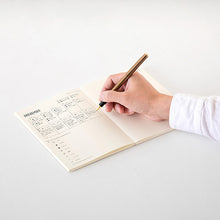 Carregar imagem no visualizador da galeria, Notebook Journal A5 • Pontilhado • Midori MD Paper

