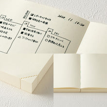 Carregar imagem no visualizador da galeria, Notebook Journal A5 1 day 1 page • Pontilhado • Midori MD Paper
